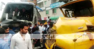 টাঙ্গাইলে বাস-ট্রাক সংঘর্ষে চালক ও হেলপার নিহত